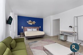 Roami at Hotel Astor