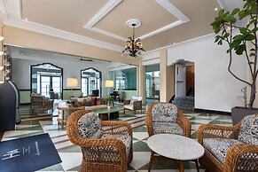 Roami at Hotel Astor