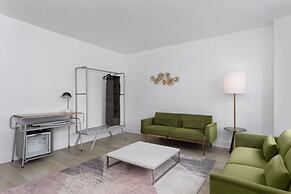 Roami at Hotel Astor