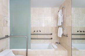 Roami at Hotel Astor