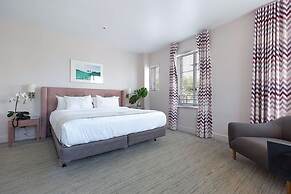 Roami at Hotel Astor