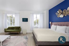 Roami at Hotel Astor