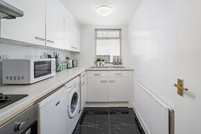 Russell Sq Suite 2 Bed Apartment