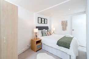 Russell Sq Suite 2 Bed Apartment