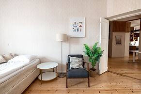 2ndhomes Bright 125m2 4BR Center Apt