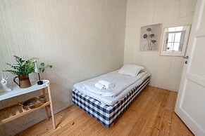 2ndhomes Bright 125m2 4BR Center Apt