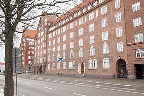 2ndhomes Bright 125m2 4BR Center Apt