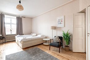 2ndhomes Bright 125m2 4BR Center Apt