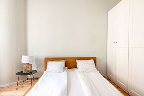 2ndhomes Bright 125m2 4BR Center Apt