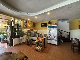 OYO 1232 Pon Pon Hostel