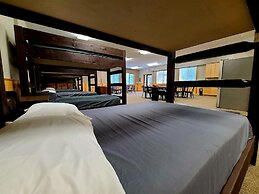 Legacy Lakeside Resort