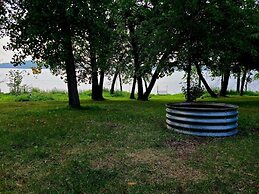 Legacy Lakeside Resort