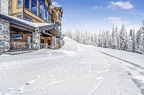 Inuksuk Lodge 4800 sq ft of Excellence