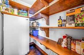 Inuksuk Lodge 4800 sq ft of Excellence