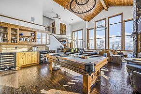 Inuksuk Lodge 4800 sq ft of Excellence