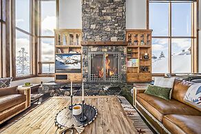 Inuksuk Lodge 4800 sq ft of Excellence