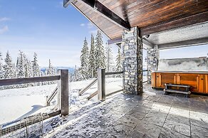 Inuksuk Lodge 4800 sq ft of Excellence