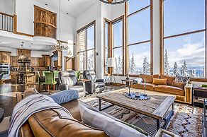 Inuksuk Lodge 4800 sq ft of Excellence