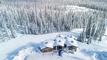 Inuksuk Lodge 4800 sq ft of Excellence