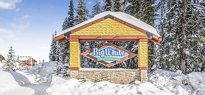 Inuksuk Lodge 4800 sq ft of Excellence