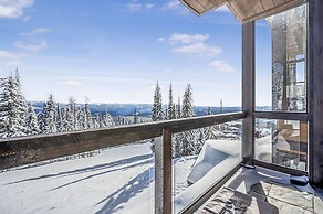 Inuksuk Lodge 4800 sq ft of Excellence