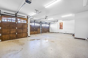 Inuksuk Lodge 4800 sq ft of Excellence