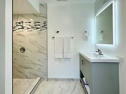 The Gem Museum Suites