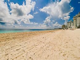 Cancun Plaza Condos