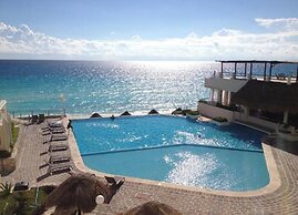 Cancun Plaza Condos