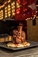 Road House Hotel & RV Park