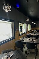 Road House Hotel & RV Park