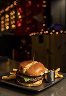 Road House Hotel & RV Park