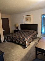 Paradise Falls Motel &  Liquor LLC