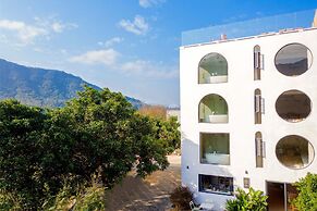 yuanshan forest  Rustic Luxury Inn