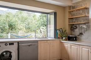 yuanshan forest  Rustic Luxury Inn