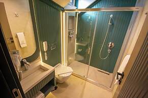 Elysian Airport Hotel