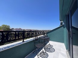 Elysian Airport Hotel