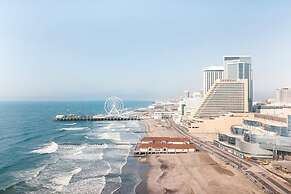 TWO Separate Spacious CozySuites on the Boardwalk