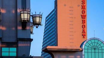 TWO Separate Spacious CozySuites on the Boardwalk