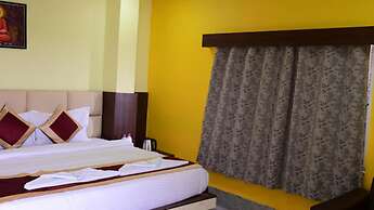 Goroomgo Hotel Coral Suites Puri