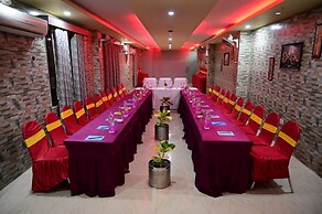 Goroomgo Hotel Coral Suites Puri