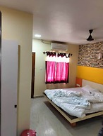 Goroomgo Hotel Coral Suites Puri