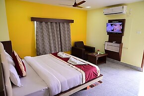 Goroomgo Hotel Coral Suites Puri
