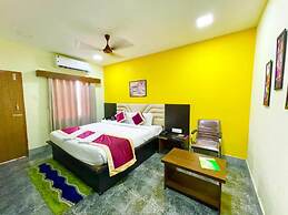 Goroomgo Hotel Coral Suites Puri