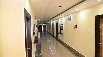 Goroomgo Hotel Coral Suites Puri