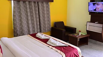 Goroomgo Hotel Coral Suites Puri
