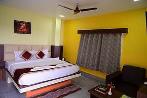 Goroomgo Hotel Coral Suites Puri