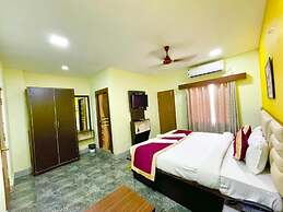 Goroomgo Hotel Coral Suites Puri