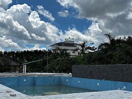Vintage Village Resort & Spa