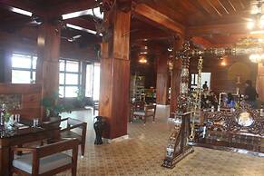 Vintage Village Resort & Spa